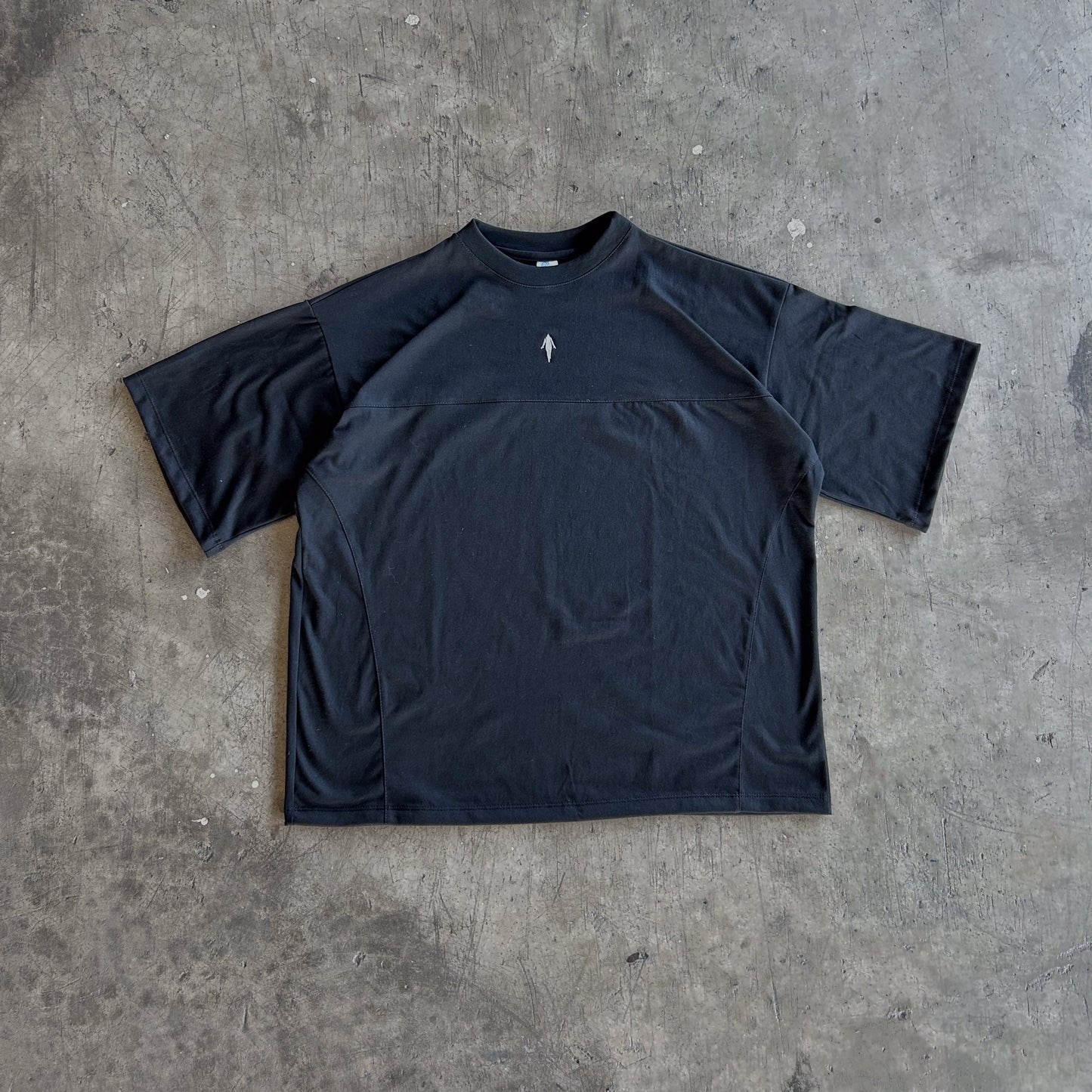 Polera floating negra