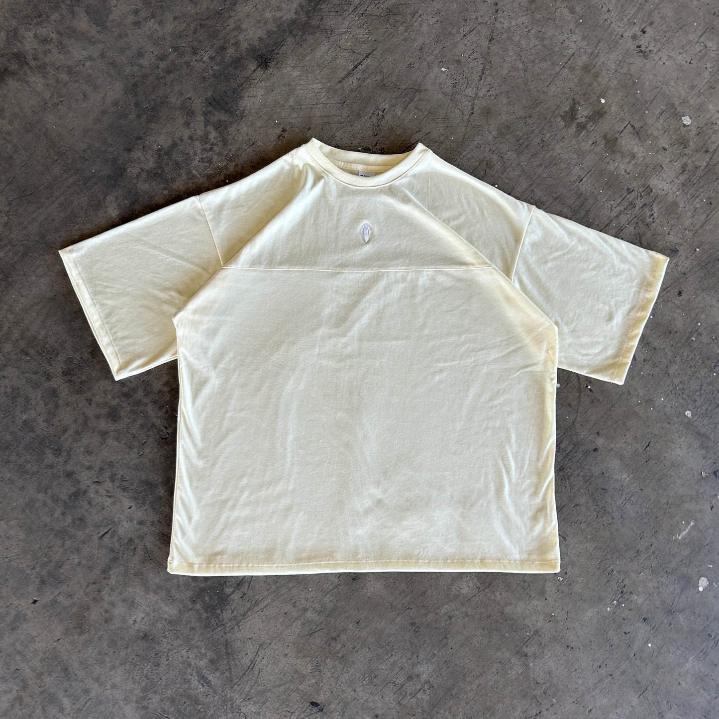 Polera floating crudo