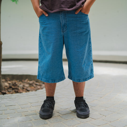 Jorts floating
